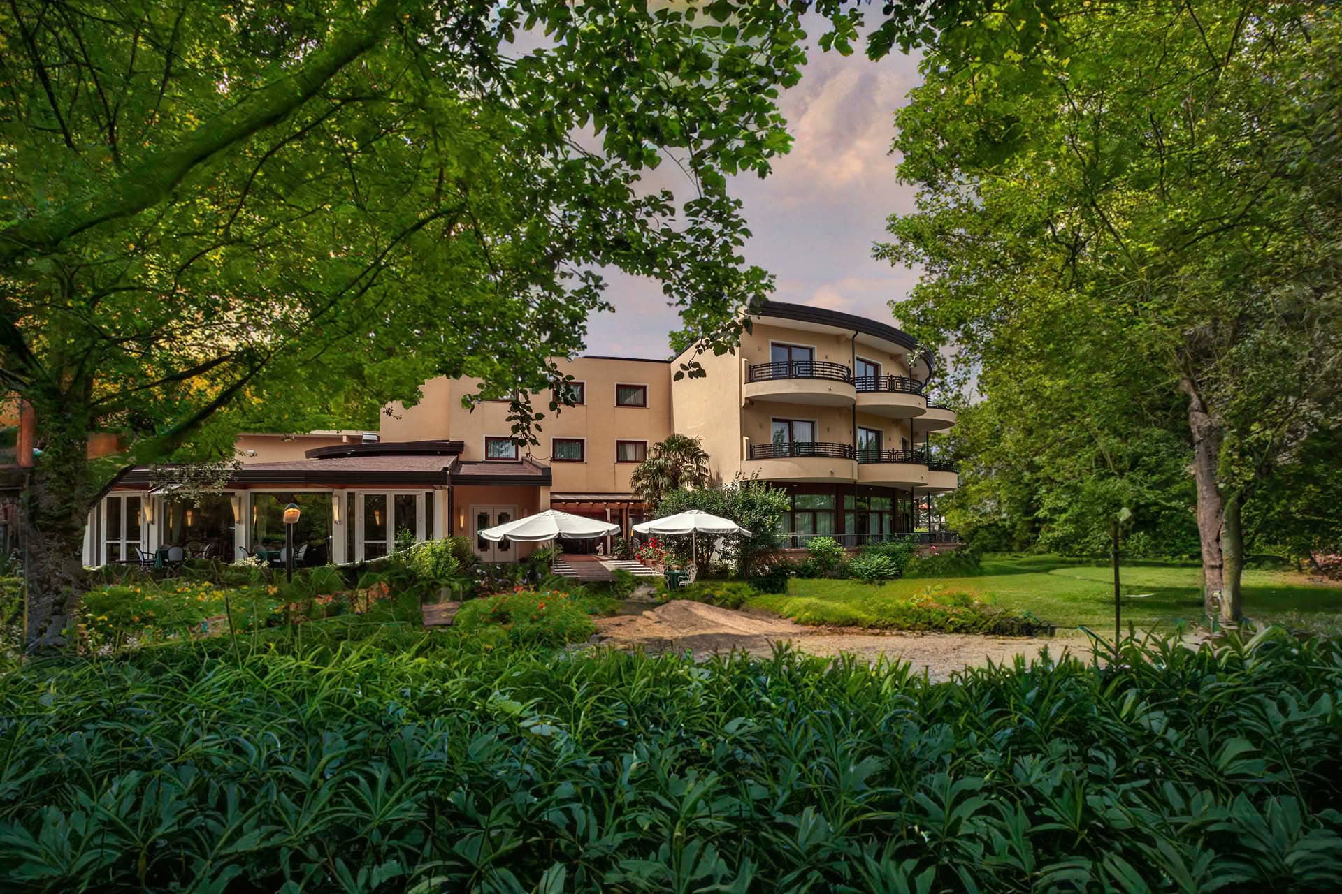 Hotel Parkjuniorhotel Quartodaltino 01