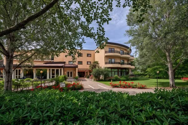 Hero Home Parkjuniorhotel Quartodaltino 01